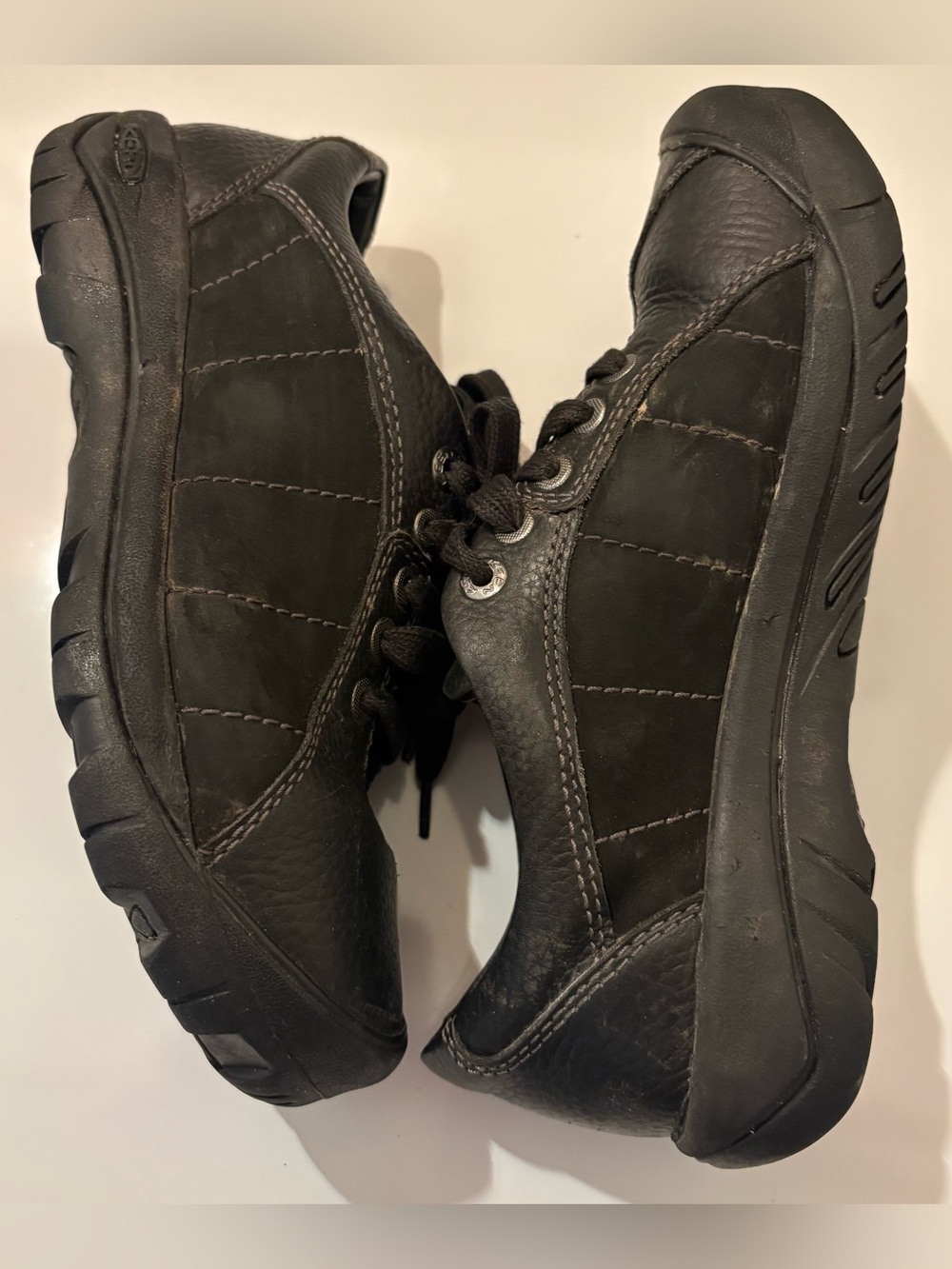 Keen Women’s Black Presidio Leather Lace Up Grip Oxfords 7.5 Wide